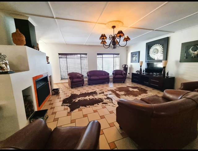 5 BEDROOM HOUSE FOR SALE IN ARCON PARK
